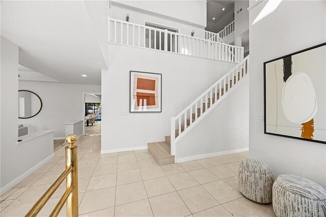 Building Photo - 673 S Mentor Ave