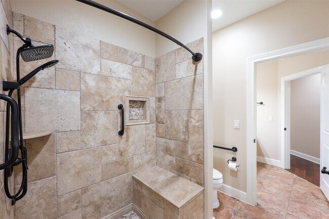 Building Photo - 202 River Rock Dr