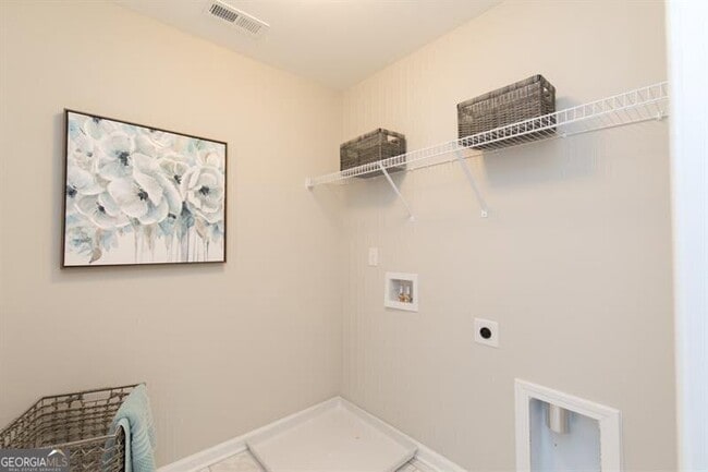 Building Photo - 1626 Lansing Bluff Walk