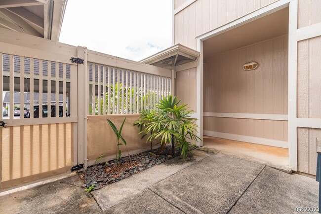 Building Photo - 2 Bd 1 bath 2 Pkg - Mililani Mauka - 95-10...