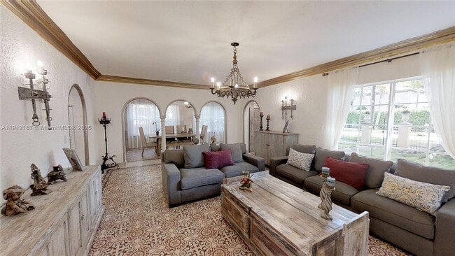 Building Photo - 327 Menores Ave