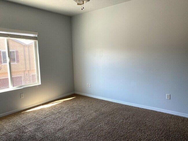 Building Photo - Cedar Crossing Townhome