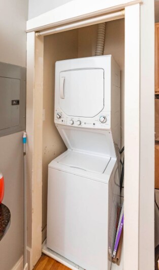 Building Photo - 1310 W Montrose Ave