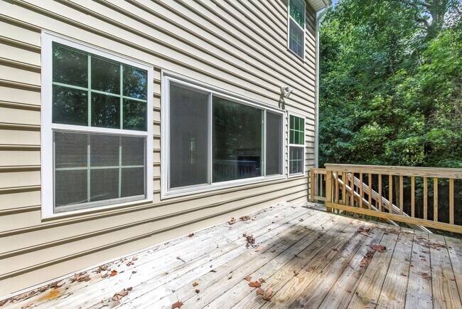 Building Photo - 8120 Fairmont Dr