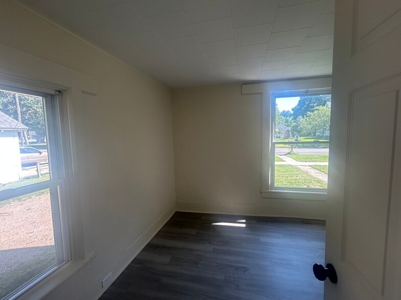 Bedroom 2 - 421 W Bond St