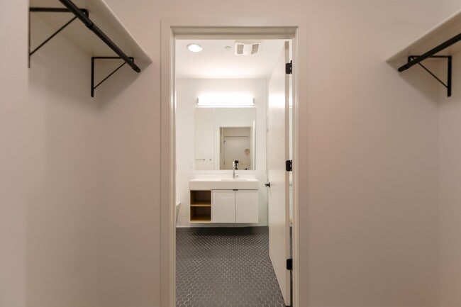 Building Photo - Terrific One Bedroom Condo in Truxton Circle!