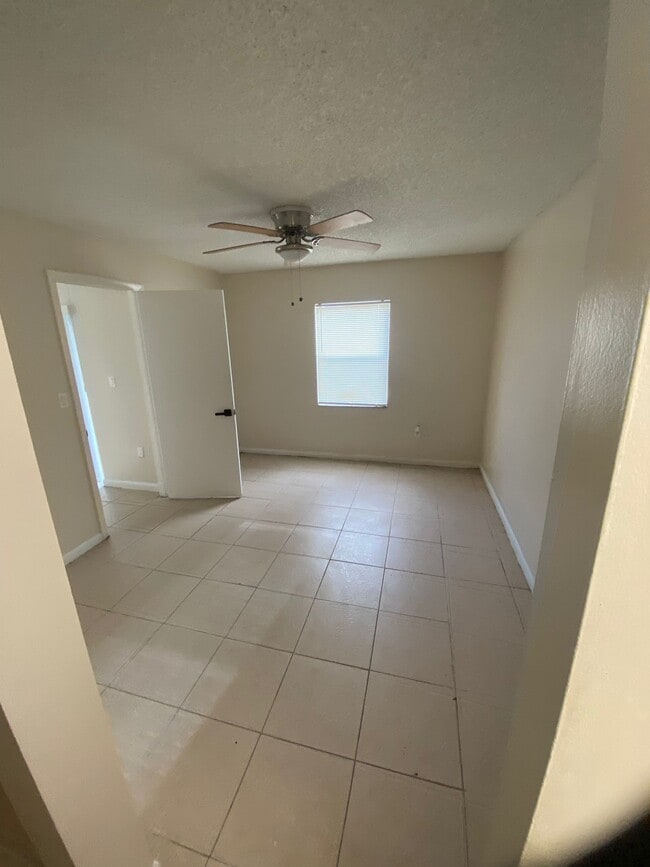 Building Photo - 2571 NW 56th Ave