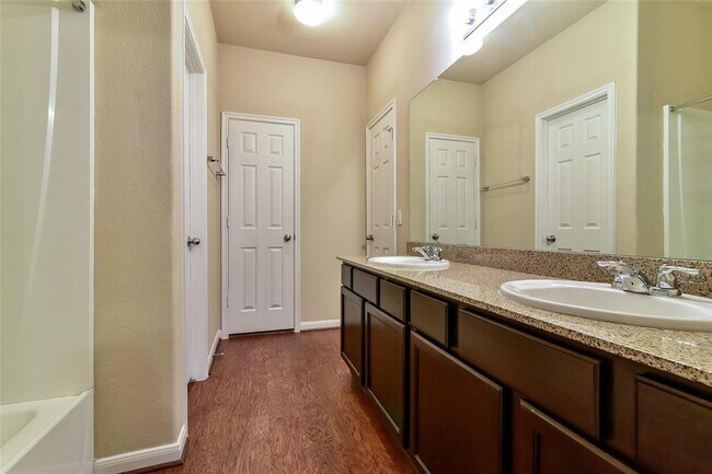 Building Photo - 13062 Rose Landing Dr