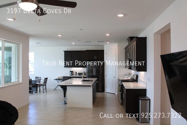 Building Photo - Gorgeous 5 Bed, 3 Bath in Highly Desirable...