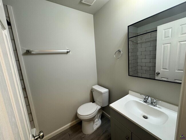 Building Photo - 116 Tabor Dr