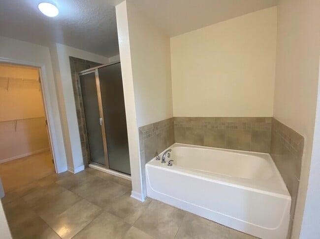 Building Photo - 2851 Moonstone Bend
