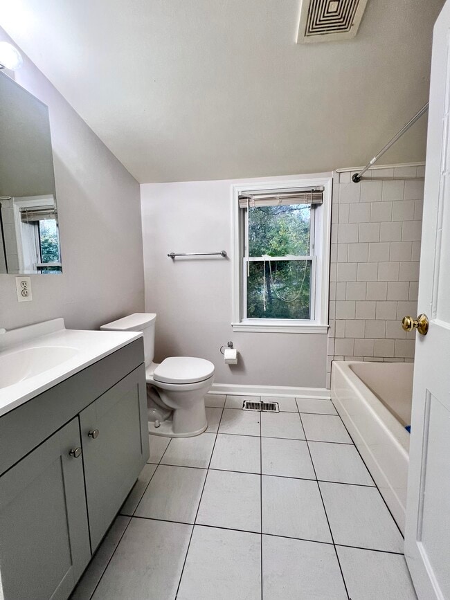 Building Photo - 5237 Old Alexandria Turnpike