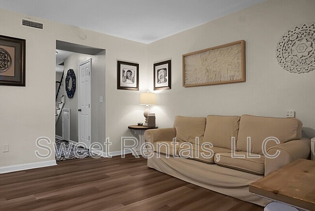 Building Photo - 733 Ralston Ct