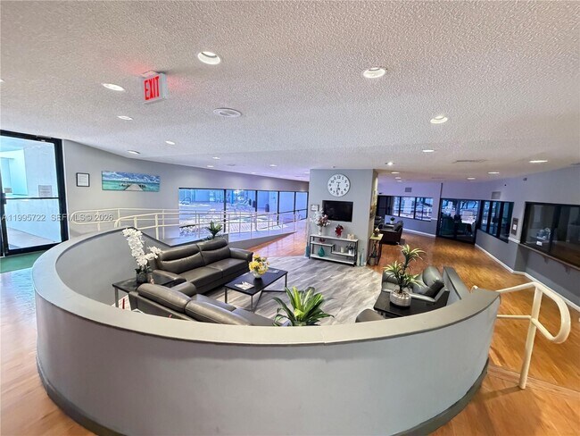 Building Photo - 9201 Lime Bay Blvd