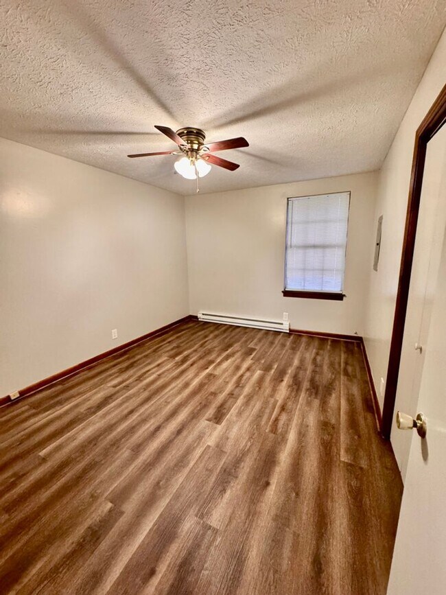 Building Photo - 4648 Forest Ridge Dr