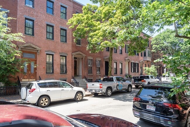 Building Photo - 8 Milford St