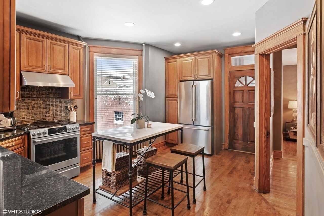 (Currently Unfurnished) - 1823 W 22nd Plz