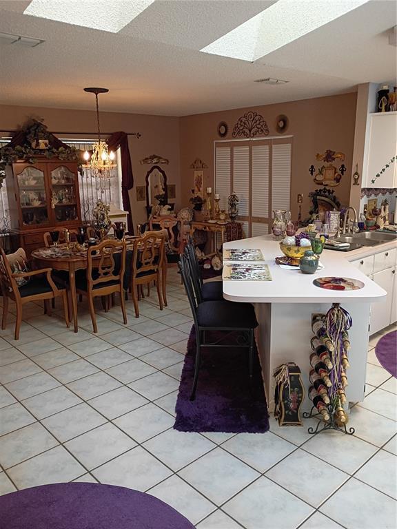 Building Photo - 564 W Central Ave