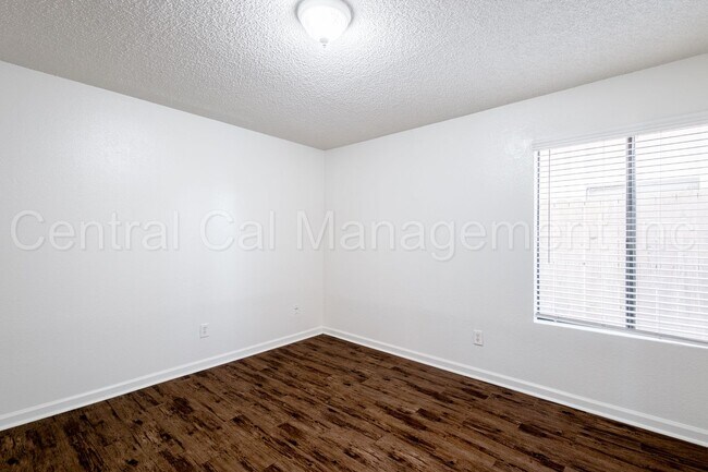 Building Photo - 3308 Loyalton Ave