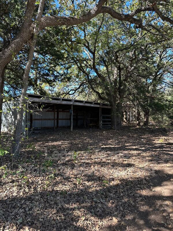 Building Photo - 8201 Dot Hudson Rd