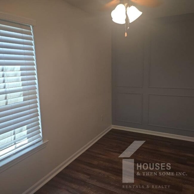 Building Photo - 5 Haley Ct