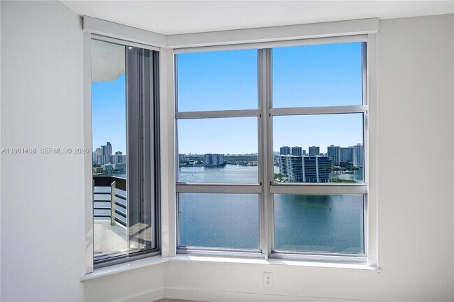 Building Photo - 19101 NE 36th Pl