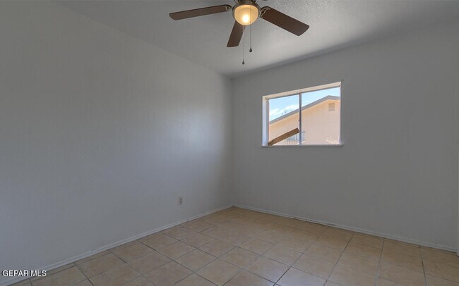 Building Photo - 385 Mireles Ct
