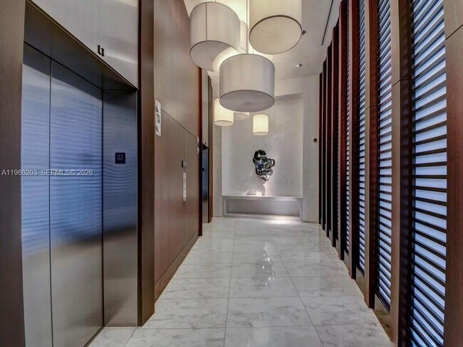 Building Photo - 200 Biscayne Blvd Way