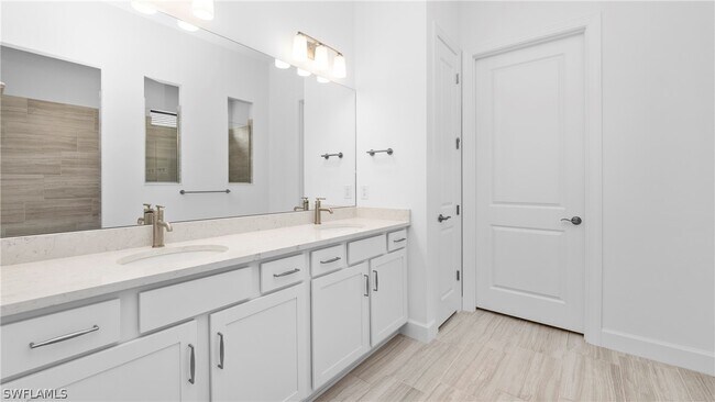 Building Photo - 1905 Fresno Ave