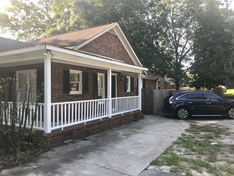 Building Photo - 914 Chevis St