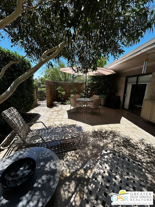 Building Photo - 1751 E Sandalwood Dr