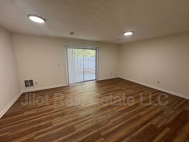Building Photo - 5233 Ridge Forest Dr