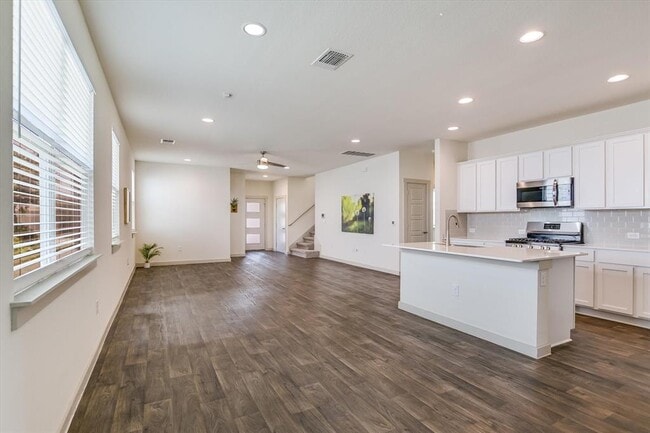 Building Photo - 4701 Canongate Dr