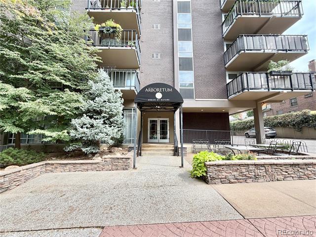 Building Photo - 1150 Vine St
