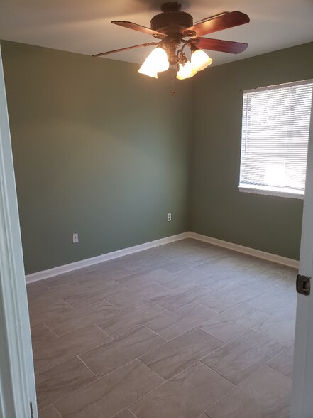 Building Photo - 3700 Golf Colony Ln