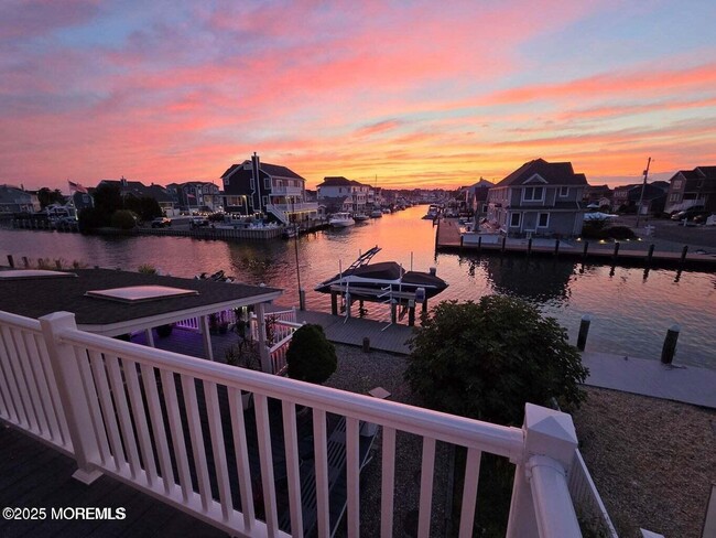 Building Photo - 385 Aldo Dr