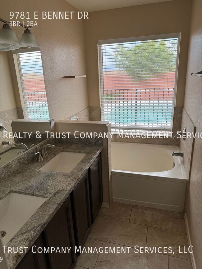 Building Photo - 9781 E Bennett Dr