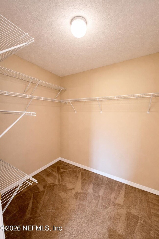 Building Photo - 15677 Moss Hollow Dr