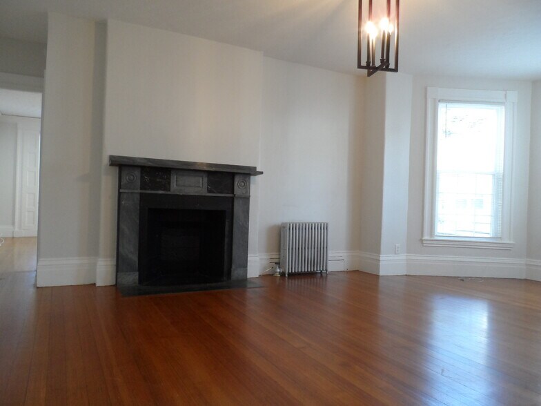 Living room - 11 Concord St