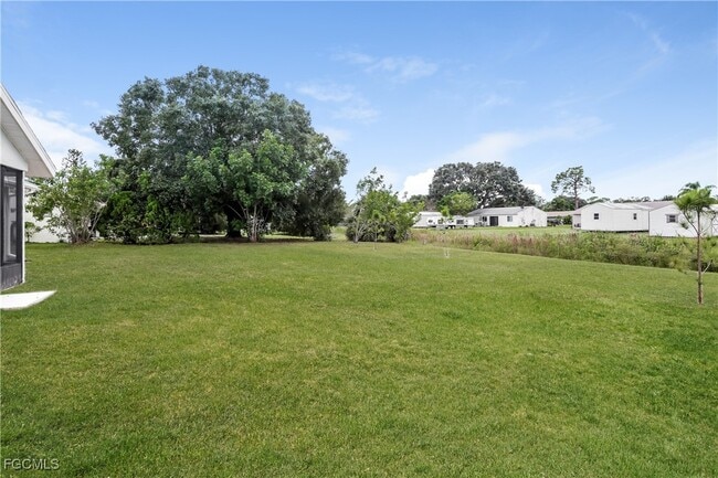 Building Photo - 7509 Mesa St