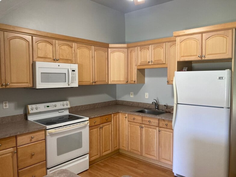 Building Photo - 11231 29 Mile Rd