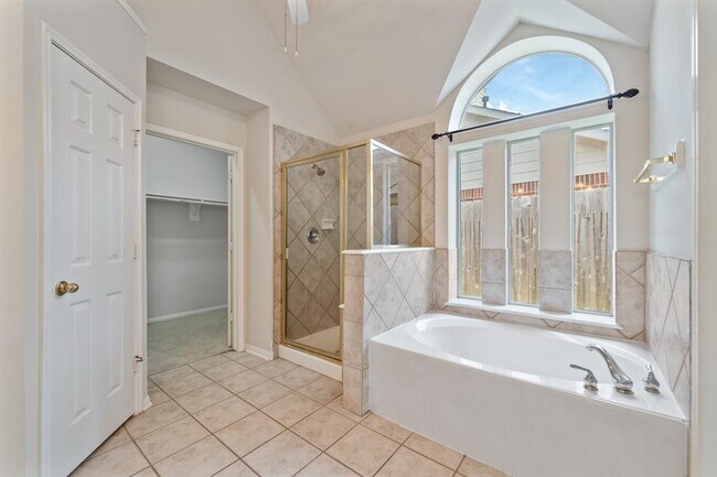 Building Photo - 13738 Sherburn Manor Dr