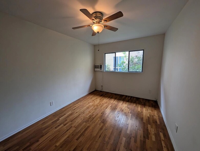 Building Photo - 1623 N Formosa Ave
