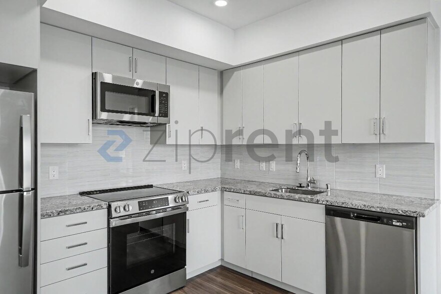 Building Photo - Unit 311