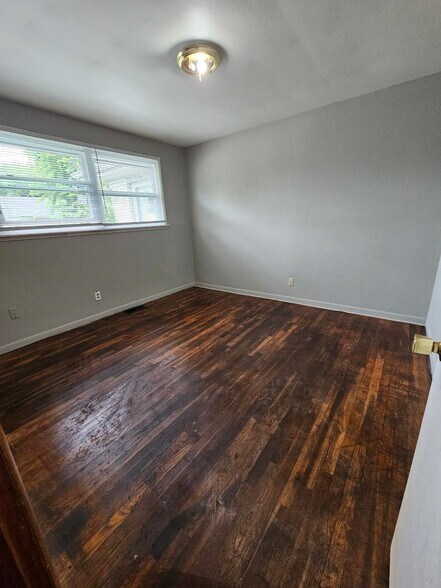 Building Photo - 107 Hillcrest Dr