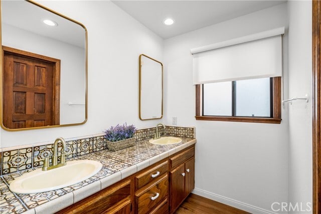 Building Photo - 472 36th St
