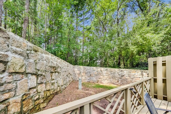 Building Photo - Eco Friendly Townhouse in Sandy Springs