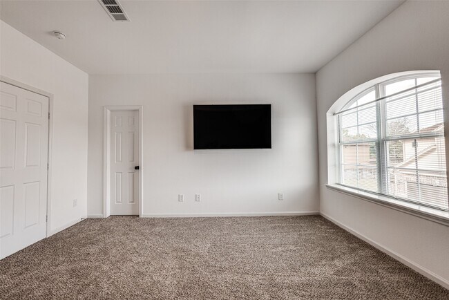 Building Photo - 12721 Plummersville St