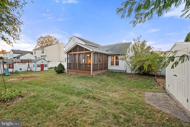 Building Photo - 14551 Lock Dr