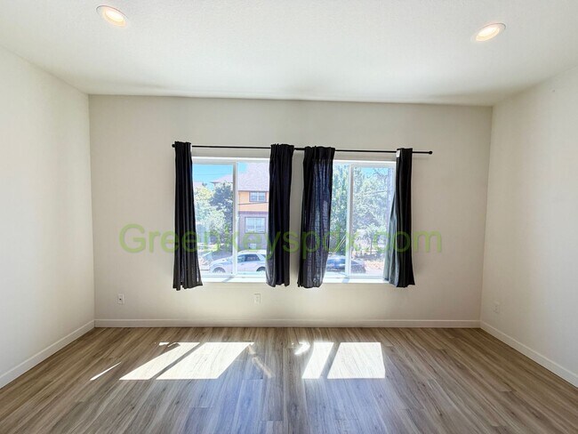 Building Photo - 12117 SE Pardee St